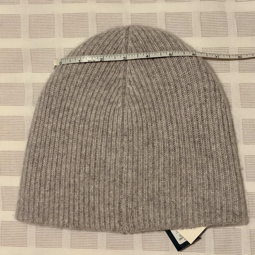 Babaton 100% Cashmere Light Gray Knit Toque - Picture 11 of 12